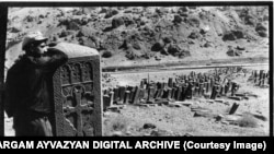 Через 15 років після знищення однієї з найбільш унікальних пам’яток людства багато хто дивується, чому світові інституції не змогли зупинити його