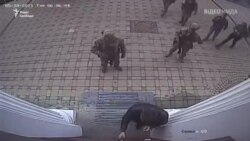 Відео обшуків, які відбувалися в будинку, де живе Віталій Кличко