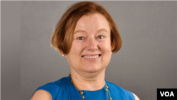 Аманда Бэнэт