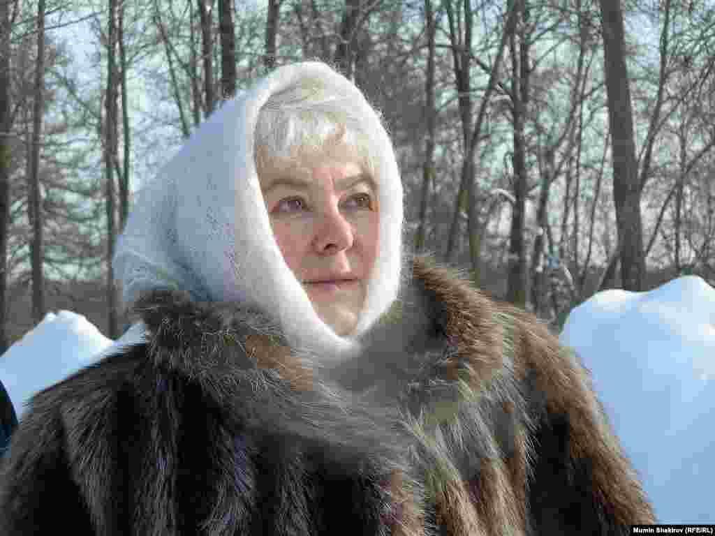 Марина Ходорковская в лицее-интернате &quot;Подмосковный&quot; в Кораллово. 14 февраля 2004 года