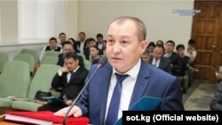 Адис Момуналиев.