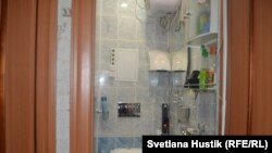 Туалет также оснащен автоматическими системами