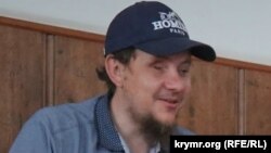 У Олександра Сізікова – повна сліпота, яка входить до списку захворювань, які перешкоджають відбуванню ув’язнення