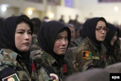 Улуттук аскердик академиянын бүтүрүүчүлөрү Кабулдагы салтанатта. 18-март 2015