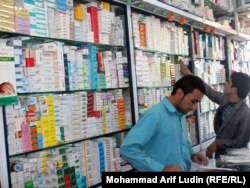 دواخانه های افغانستان زمینه دسترسی آسان را به تابلیت های آرام بخش فراهم کرده است و این مسئله باعث نگرانی داکتران است