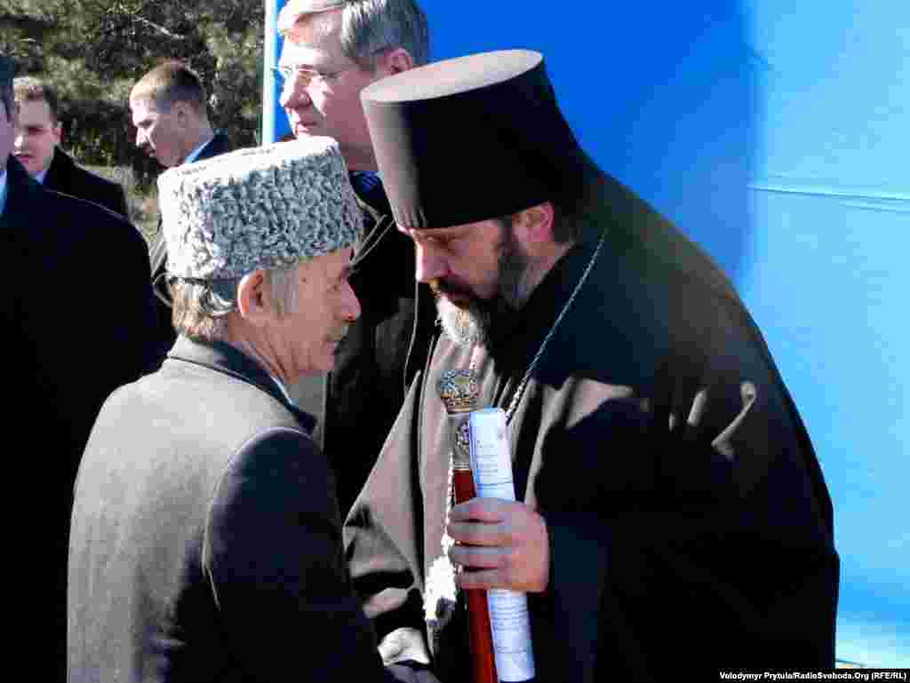 Мостафа Җәмилев (с) Украина патриархы Климент белән
