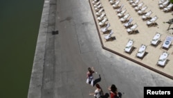 Дунай хийистера луьйчу а, садоIу а меттиг