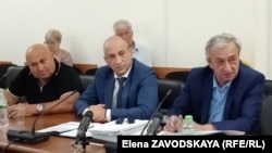 По словам Эшсоу Какалия (в центре), на данный момент нет оснований для возбуждения уголовного дела