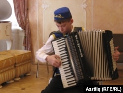 Булат Исхаков