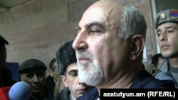 Паруйр Айрикян на встрече с журналистами