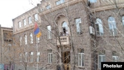 Կենտրոնական ընտրական հանձնաժողովի շենքը Երևանում