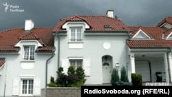 Маєток в елітному празькому районі Небушіце, записаний на компанію цивільної дружини екс-генпрокурора Віктора Шокіна Оксану Гриневич