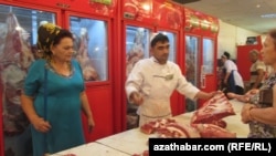 Illýustrasiýa suraty. Gündogar sebitde sygyr etiniň bahasy birden gymmatlady. 