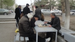 Diňle: Türkmen pensionerleriniň özleriniň diriligini subut emek 'möwsümi' başlandy