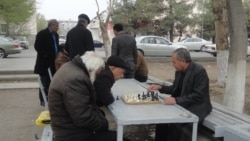 Diňle: Lebaply pensionerlere pensiýa haklary ýene-de wagtynda berilmedi