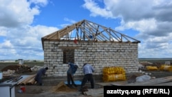 Строительство дома в селе Курайлы. Актюбинская область, 4 июня 2017 года.