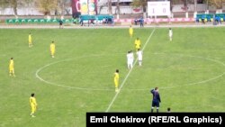 Кант шаарындагы борбордук футбол талаасы. 5-ноябрь, 2014-ж.