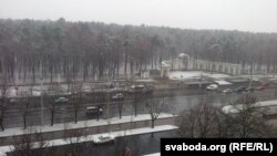 Мокры сьнег у Менску ў сакавіку 2014 году. Ілюстрацыйнае фота