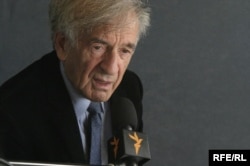 Елі Візель під час інтерв’ю Радіо Свобода в Празі, 2006 рік