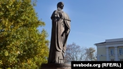 Помнік Эўфрасіньні Полацкай у Полацку.