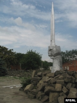 Нохчийчоь – Соьлж-ГIалахь херцашлахь Iуьллуш йолу нохчий цIера бахарна хIоттийна мемориал, 29Стиг2008