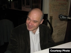 Пианист Александр Избицер (фото: Александр Генис)