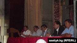 Заседание недовольных водителей.