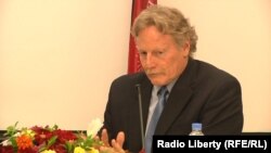 سمیت: اطمینان می‌دهم که ما برای توانمند سازی زنان در کنار شما خواهیم بود.