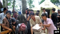 Ханабад качаклар лагерында һуманитар ярдәмне тарату