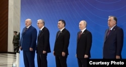 Саміт ОДКБ. Олександр Лукашенко, Касим-Жомарт Токаєв, Садир Жапаров, Володимир Путін, Емомалі Рахмон. Бішкек, Киргизстан