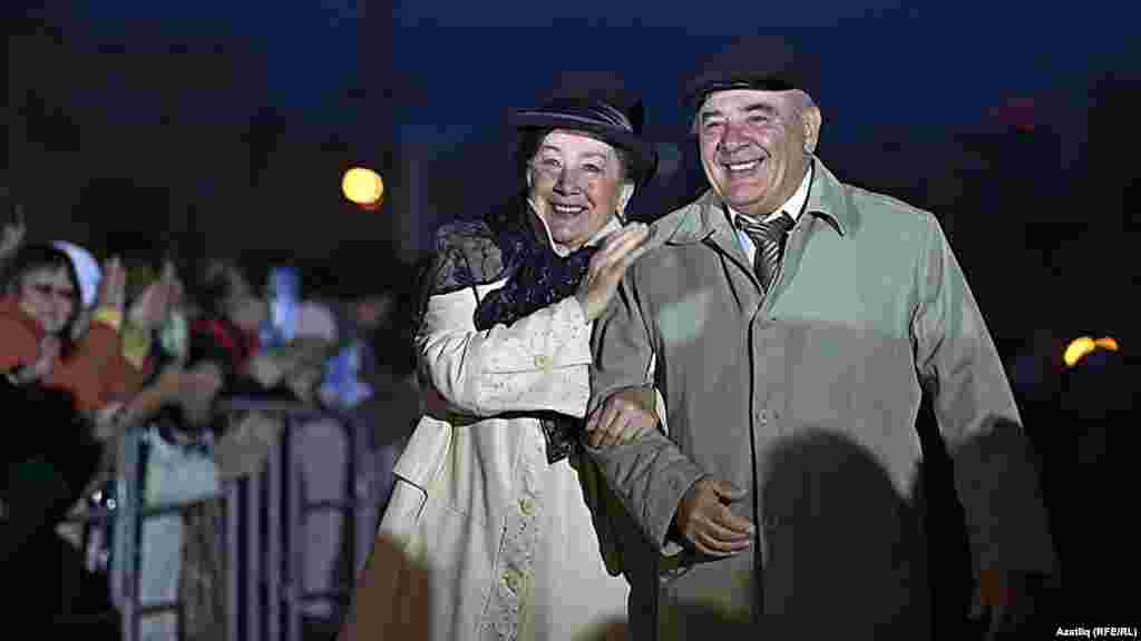 Камал театры каршында яңа сезон ачу тантанасы. Нәҗибә Ихсанова һәм Ринат Таҗетдинов.&nbsp;