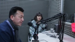 «Наивный подкаст». Зере вместе с отцом про кыргызское родительство