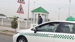 Diňle: Aşgabadyň polisiýasy hususy ulaglara jerime ýazmak işini güýçlendirdi