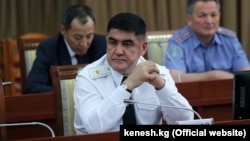 Курсан Асанов. Архивдик сүрөт.