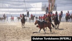 Состязание по кокпару (кок-бору) на III Всемирных играх кочевников, Чолпон-ата, 3 сентября, 2018.