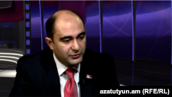 Независимый депутат Эдмон Марукян дает интервью Радио Азатутюн (архив)