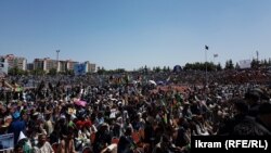 اعتراض هواداران شماری از کاندیدان انتخابات ریاست جمهوری افغانستان در غازی استدیوم کابل. 25 June 2019