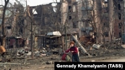 Нохчийчоь, Соьлжа-ГIала. Тохарш динчул тIаьхьа Ленинан урамера цIенош, 1995 шо