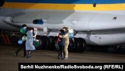 Зустріч звільнених під час обміну в «Борисполі», Київ, 29 грудня 2019 року