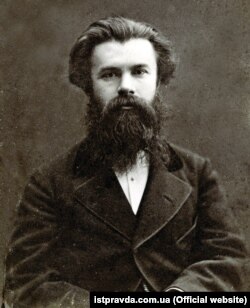 Михайло Драгоманов (1841–1895) – український публіцист, історик, філософ, економіст, літературознавець, фольклорист, громадський діяч. Дядько Лесі Українки. Фото 1870-х років