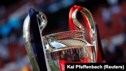 Єврокубкові матчі відклали на невизначений термін