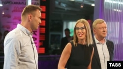 Ксения Собчак с Алексеем Навальным и Анатолием Чубайсом (архивное фото) 