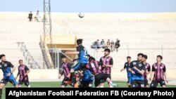 تصویر جنبهٔ تزئينی دارد 