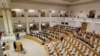 Грузия: Оппозициянын бойкотуна карабай парламент ишин баштады