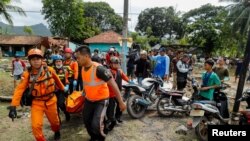 Цунамиден кийинки издөө-куткаруу иштери. 24-декабрь, 2018-жыл. 