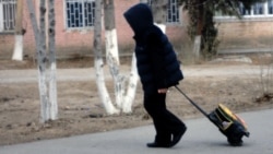 Lukmanlara ýüz tutmaga puly bolmadyk maşgalalar kesel çagalaryny mekdebe ugratmaly bolýarlar