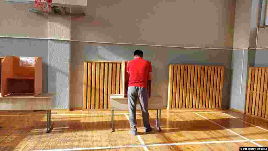 Бишкектеги шайлоочу.