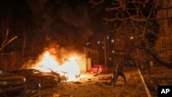 Украина. Орусиянын соккусунан кийин тутанган өрт.