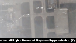 Սիրիայի Հմեյմիմ ավիաբազայում կայանված «Իլյուշին Իլ-76» բեռնատար ինքնաթիռը և «Անտոնով Ան-124»-ը, 6-ը դեկտեմբերի, 2024թ․