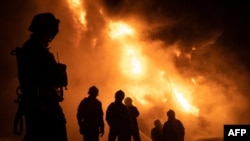 Унаслідок падіння уламків та прямих влучань пошкоджено адмінбудівлю, складські приміщення та рухомий склад залізничної інфраструктури – виникли пожежі. Фото ілюстративне 